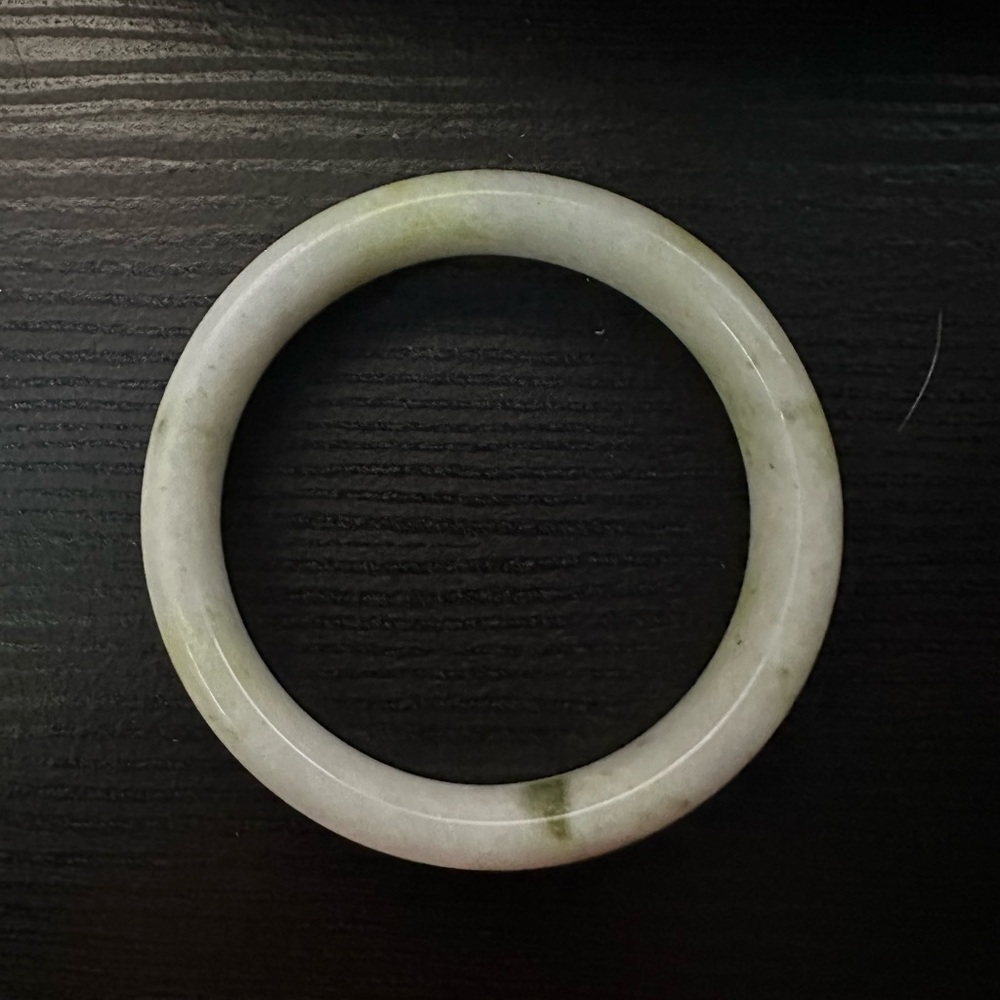 Elegant Jade Bangle Bracelet